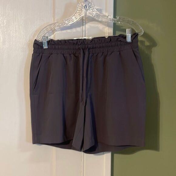 Mondetta Ladies' Woven Short Grey NWOT Medium - Picture 1 of 11